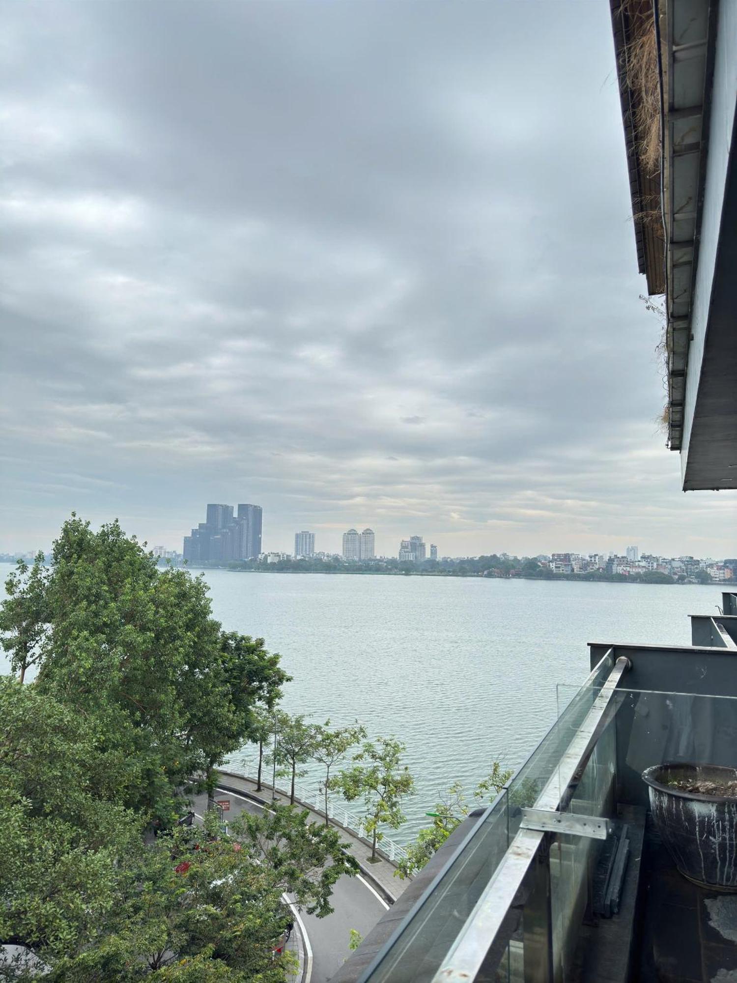 Moon West Lake Hotel&Residence Hanoi Buitenkant foto